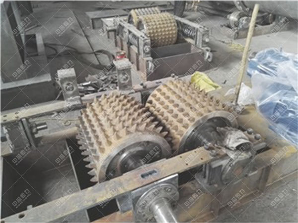 對輥式破碎機(jī)